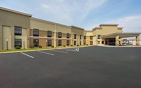 Clarion Inn & Suites Evansville Eastland Area